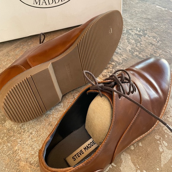 Steve Madden dress shoes, only worn once for a wedding - Picture 2 of 3